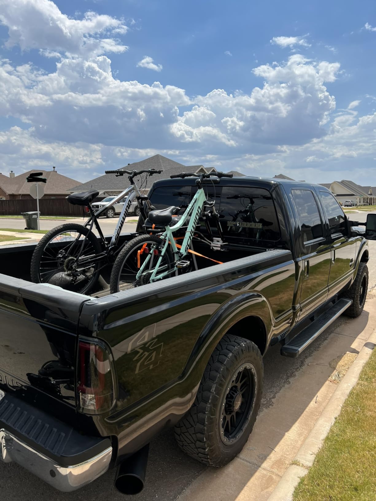 Swagman Pick Up Truck Bed Bike Rack – Compression Fits on the edge of your Pick Up Truck Box, Fork Mount Carrier for 9mm Quick Release Bikes customer photo 1