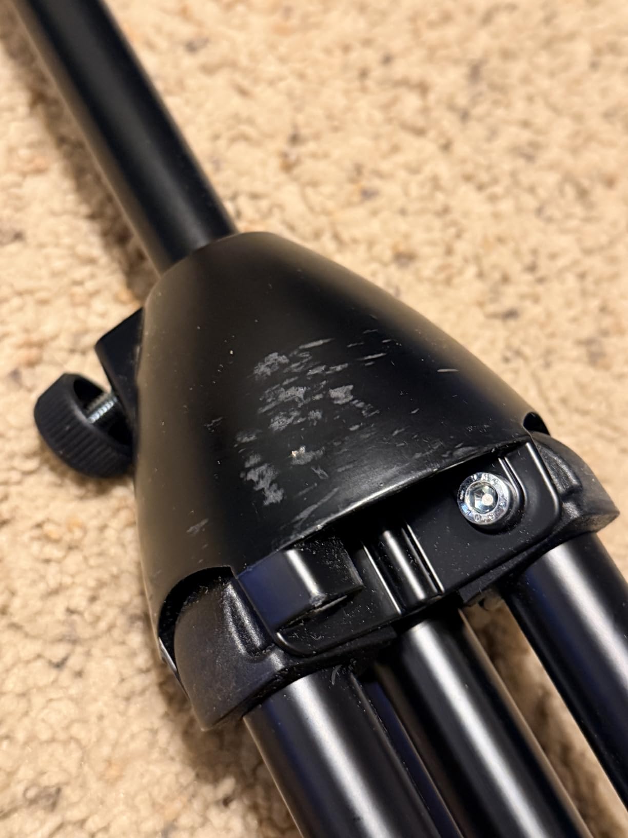 K&M König & Meyer 21075.500.55 Tripod Microphone Stand - Adjustable Telescoping 1-Piece Boom Arm - Professional Grade - Heavy Duty with Folding Leg Base - German Made - Black customer photo 1