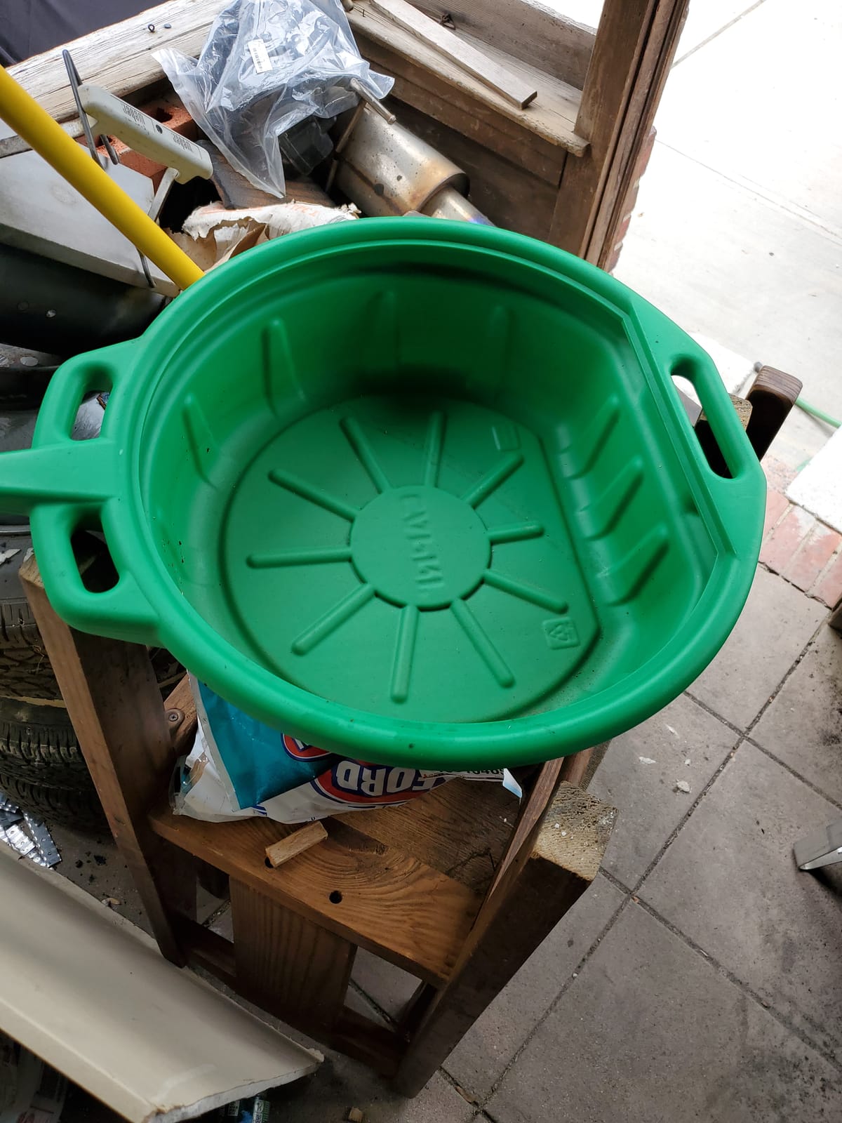 Capri Tools CP21023 Portable Oil Drain Pan, Anti-Freeze, Green customer photo 1