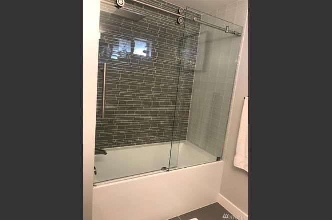 KINGSTON BRASS VTDE603122L 60-Inch Contemporary Alcove Acrylic Bathtub with Left Hand Drain and Overflow Holes, White customer photo 2