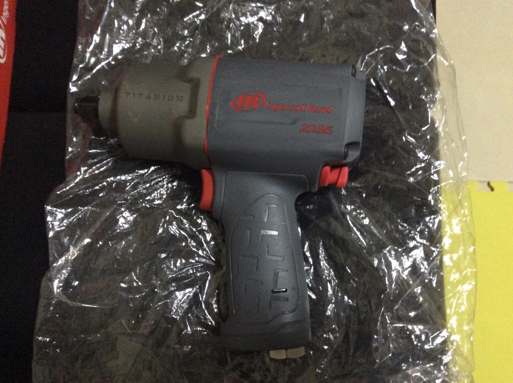 Ingersoll Rand 2235TiMAX 1/2-Inch-Drive Air Impact Wrench with Up to 1,350 Foot-Pounds Torque Output customer photo 1