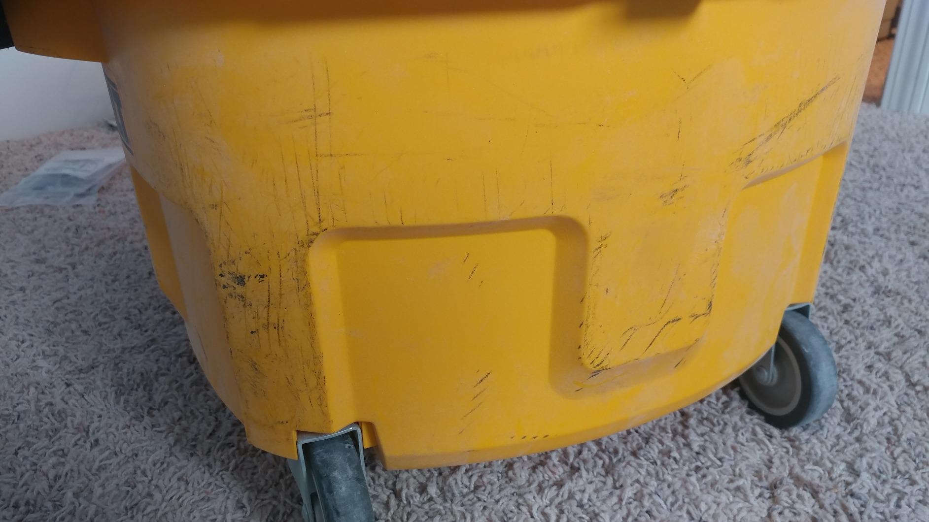 DEWALT DWV010 HEPA Dust Extractor with Automatic Filter Cleaning, 8-Gallon customer photo 1