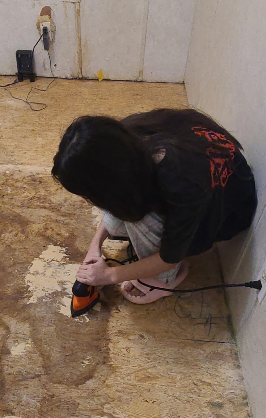 BLACK+DECKER Detail Sander, 1.2 Amp, 16,000 OPM, Compact Design (BDEMS600) customer photo 1