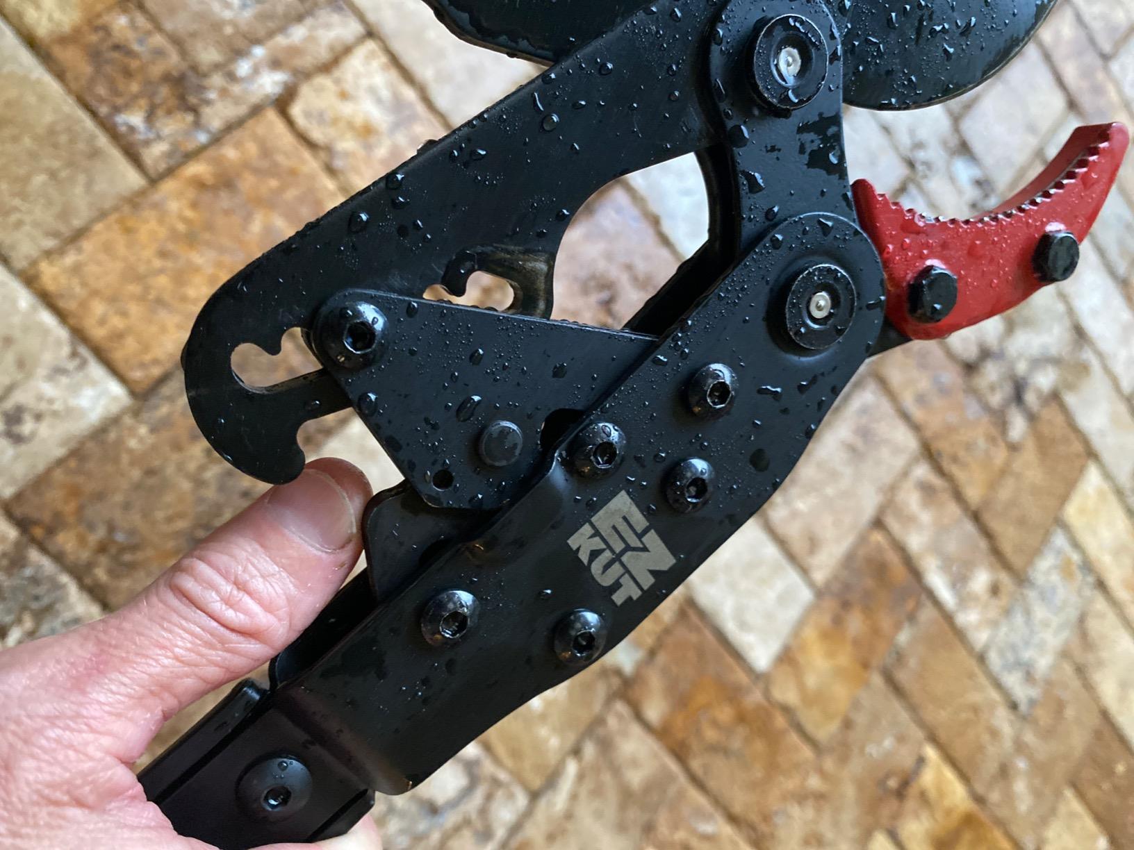 EZ Kut G2 Tree Trimmer Ratcheting Branch Cutter. Heavy Duty Branch Cutter. 42 inch Extendable Anvil Hand Loppers. Tree Pruner Trusted Since 1988. Chops Thick Branches with Ease. customer photo 1