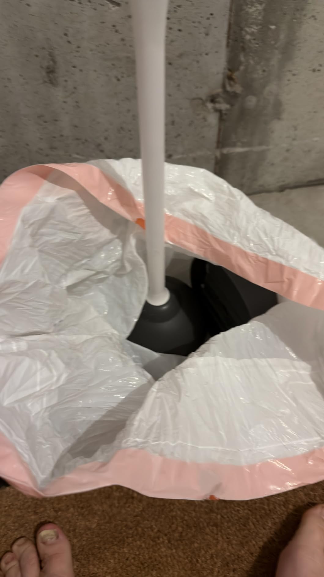 Clorox Toilet Plunger with Hideaway Holder Caddy Heavy-Duty Compact Design with Non-Skid Rubber Base for Bathroom Convenient Storage Toilet Unclogger, 6.5x19.5-Inch, White customer photo 1