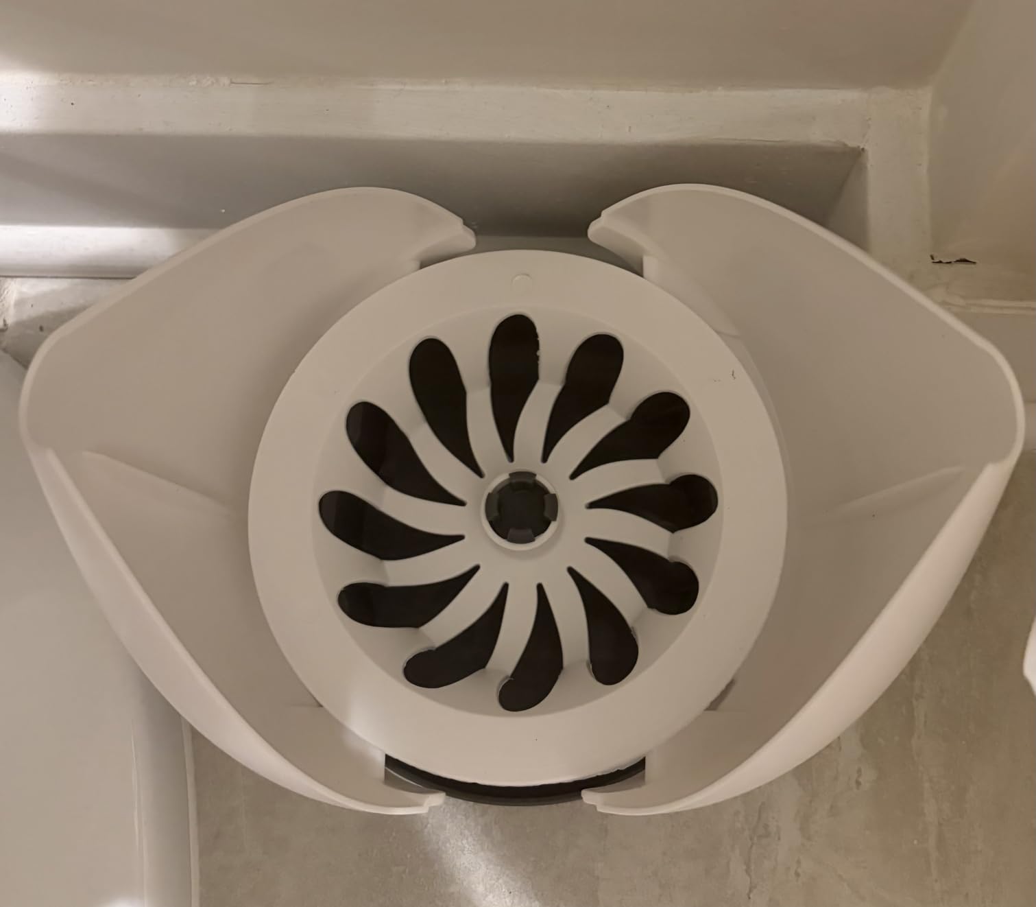 Clorox Toilet Plunger with Hideaway Holder Caddy Heavy-Duty Compact Design with Non-Skid Rubber Base for Bathroom Convenient Storage Toilet Unclogger, 6.5x19.5-Inch, White customer photo 2