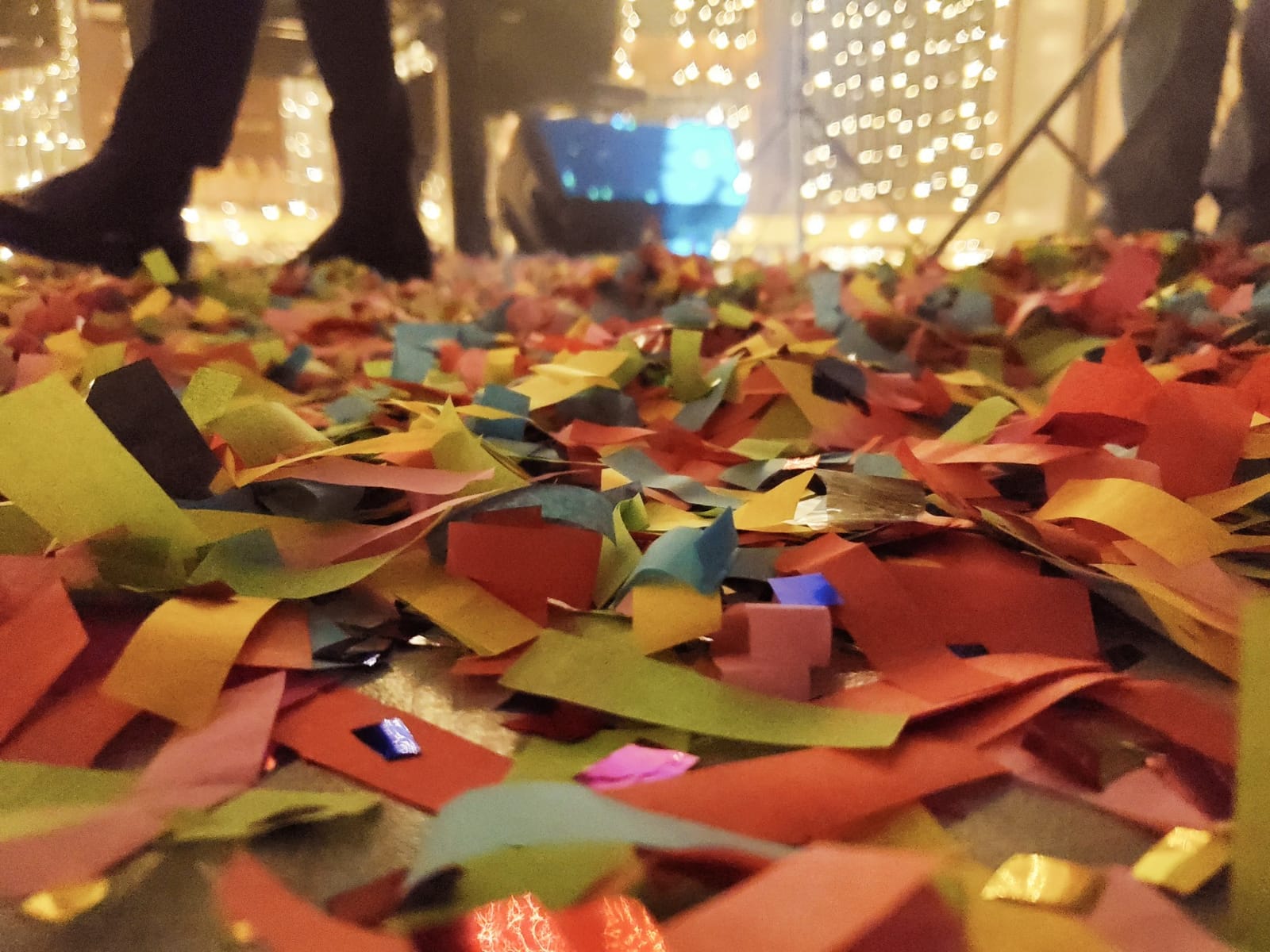CHAUVET DJ FunFetti Shot Professional Confetti Launcher w/Wireless Remote for Concerts, Parties, and Special Events customer photo 1