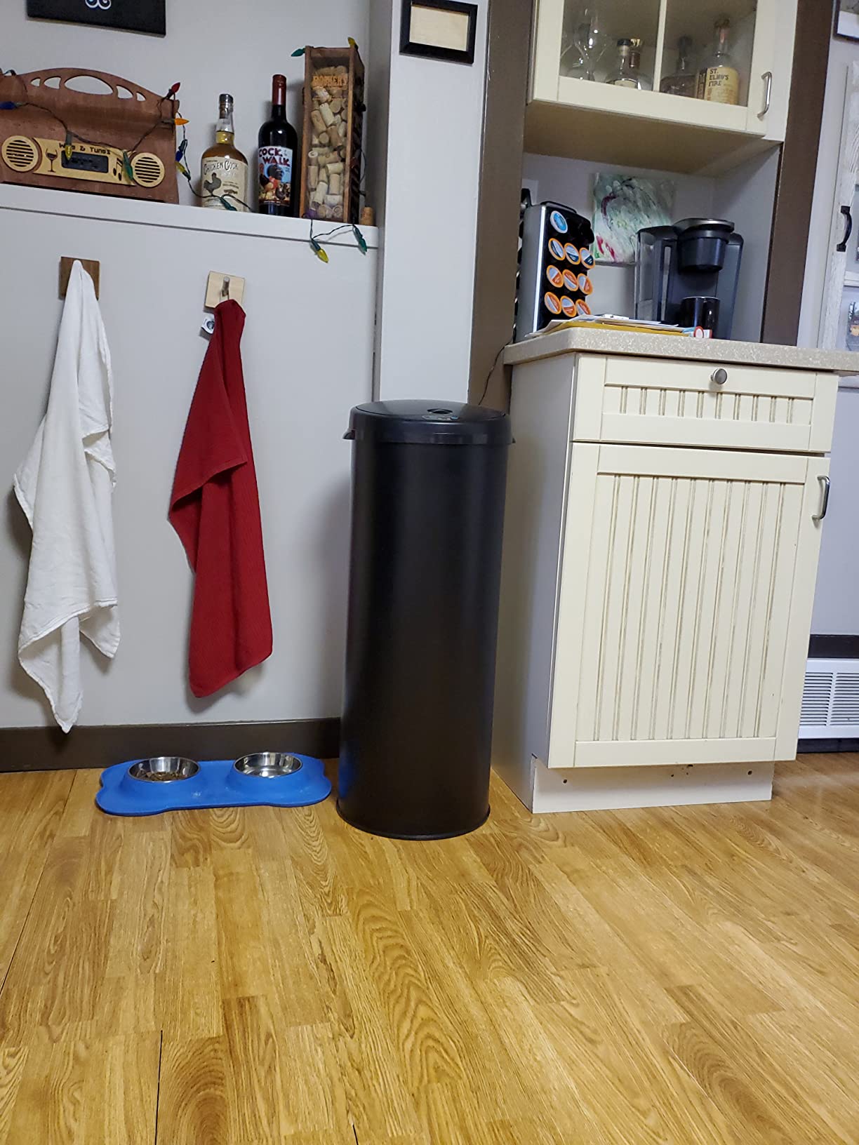 iTouchless 13 Gallon Round Sensor Kitchen Trash Can with Lid | Odor Filter | AbsorbX Deodorizer | Matte Black Stainless Steel Automatic Garbage Recycling Bin customer photo 1