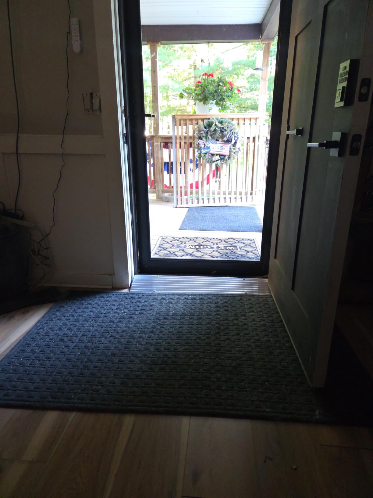 EZ-ACCESS Transitions Modular Entry Ramp, Self Supporting, Aluminum, 1.5 in customer photo 1
