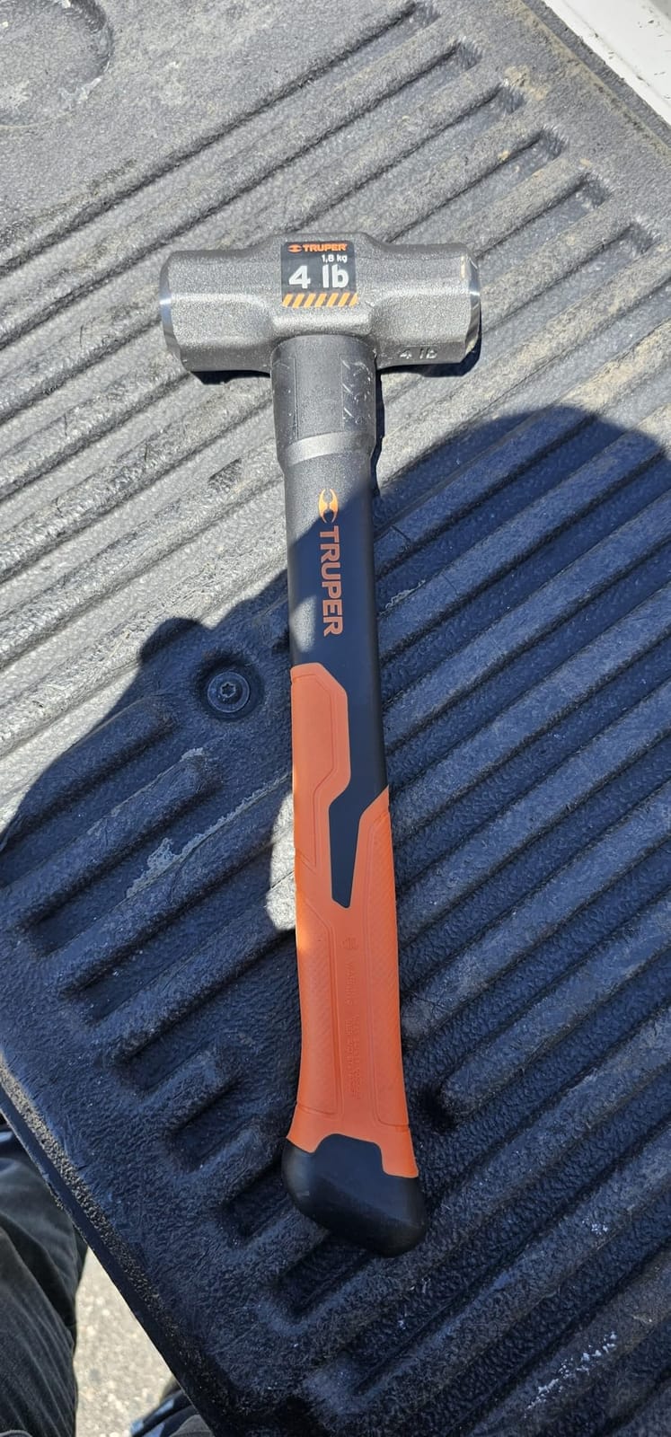 Truper Octagonal Sledgehammer, 4 lb Forged Steel Head, 14-Inch Fiberglass Handle with Rubber Grip, Heavy-Duty Double-Face Striking Tool (Model MD-4F / 16536) customer photo 1