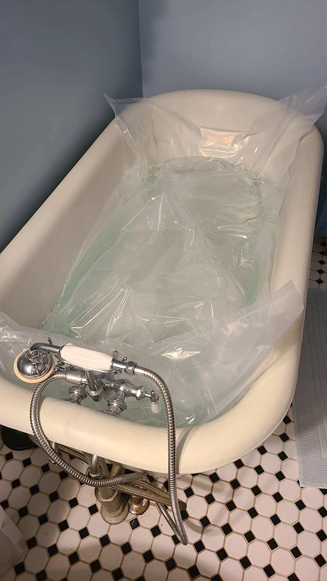 AquaPodKit Made in USA - Emergency Bathtub Water Storage Bladder 65-100 Gallon Capacity - BPA Free- Food Grade Materials - Hurricane Disaster Preparedness Supply - Family Survival Supply customer photo 1