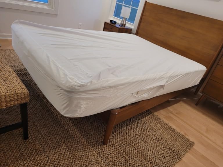 King (13-16 in. Deep) SureGuard Mattress Encasement - 100% Waterproof, Bed Bug Proof customer photo 2