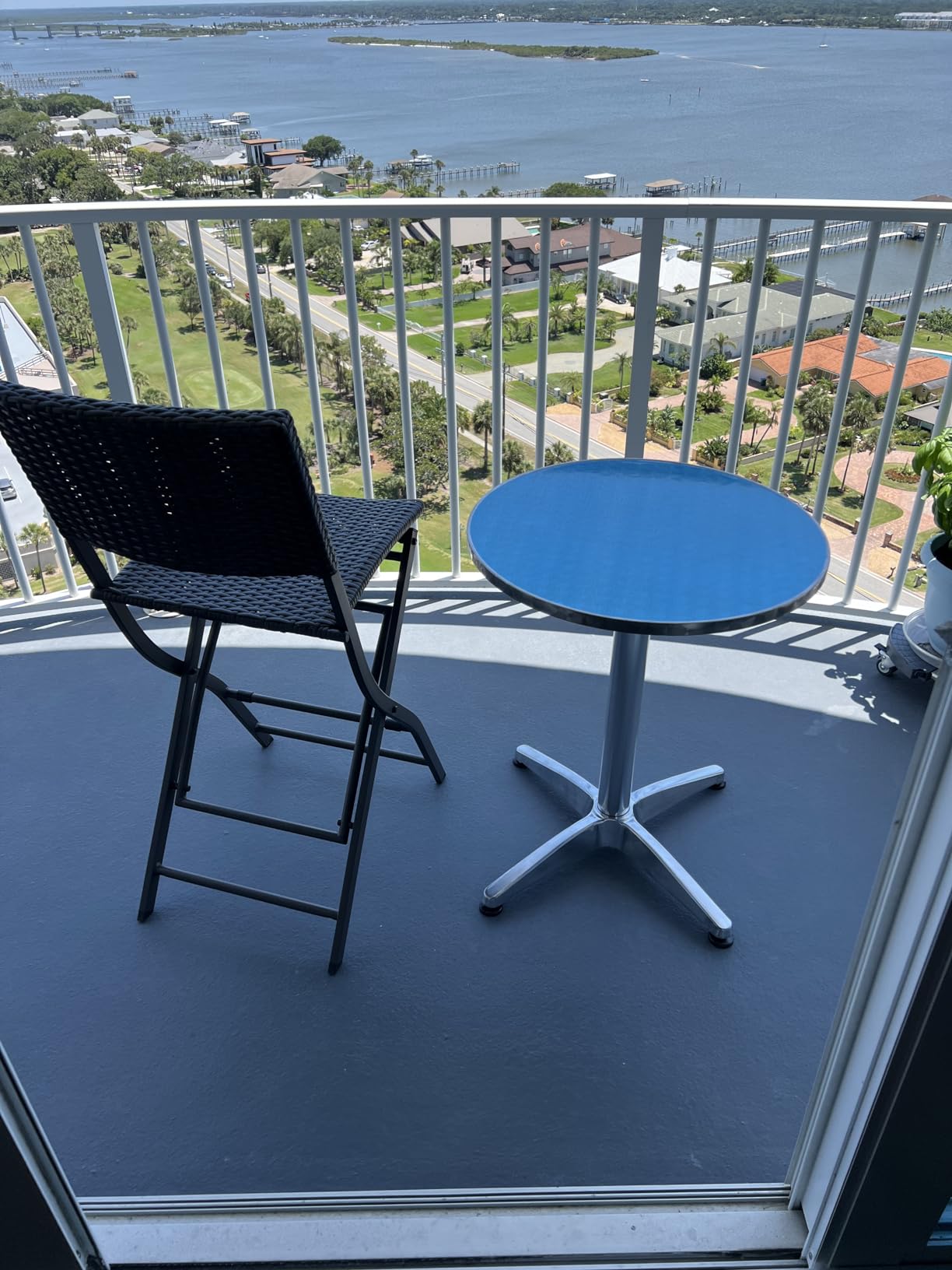 Flash Furniture 23.25 in Aluminum Indoor/Outdoor Round Table customer photo 2