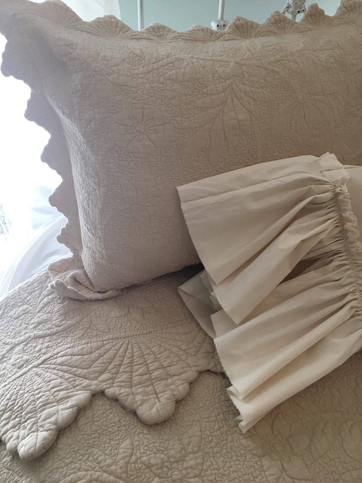 Brandream White Cotton Quilt Set Queen Scalloped Matelasse Coverlet 3PC | 100% Natural Cotton, Floral Vine Matelassé Stitching, Elegant Scalloped Edges, All-Season Comfort, Queen 3 Piece Set customer photo 2