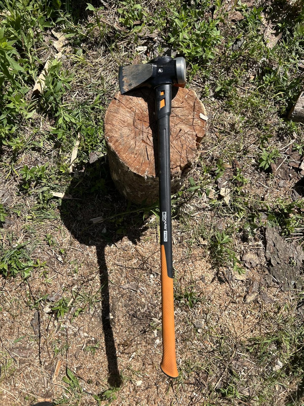 Fiskars Pro IsoCore 8 lb Splitting Maul, 36