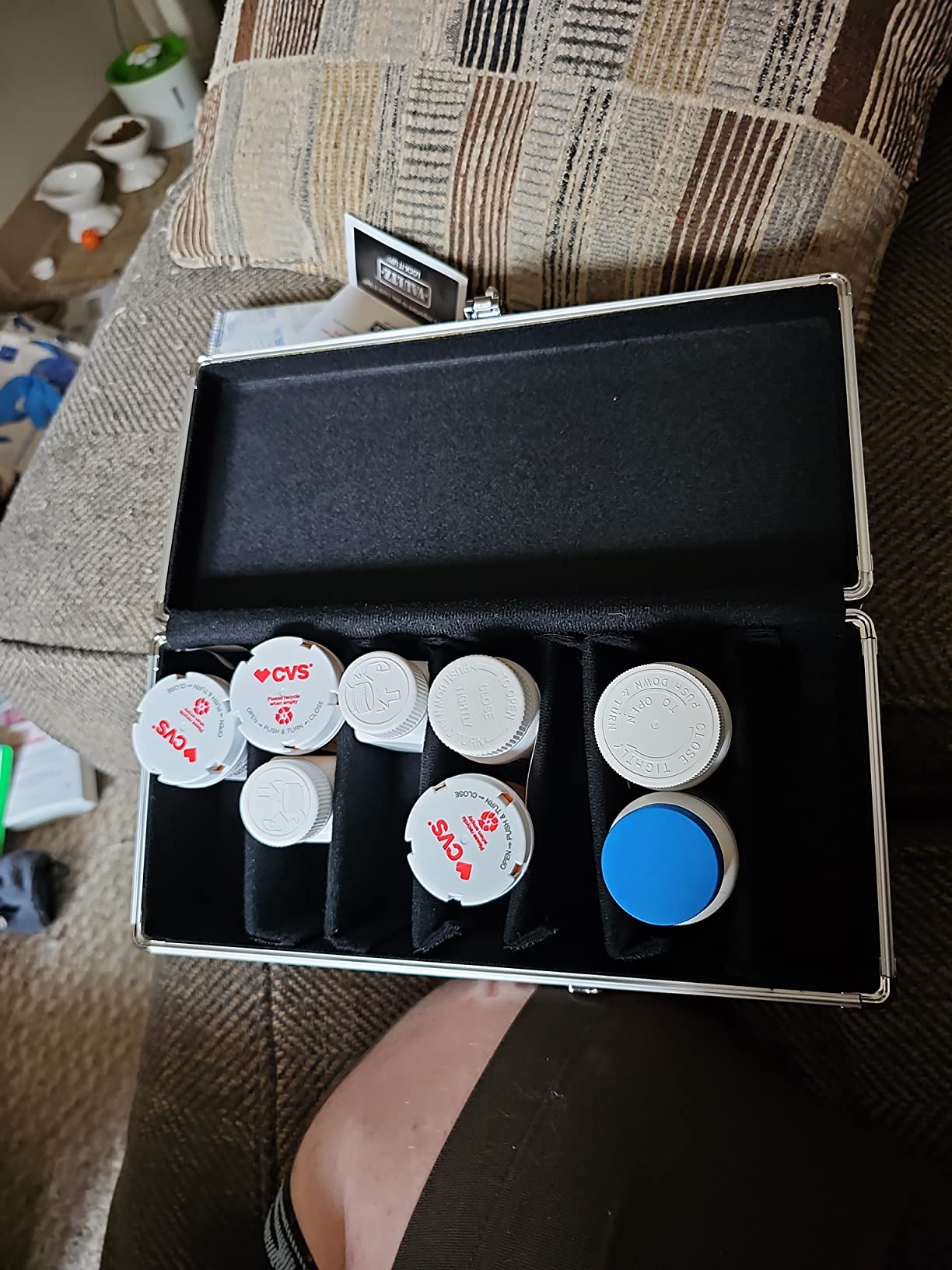 Vaultz Locking Medicine Storage Box, Combo Lock, 3.75x11.88x5.25, Black customer photo 1