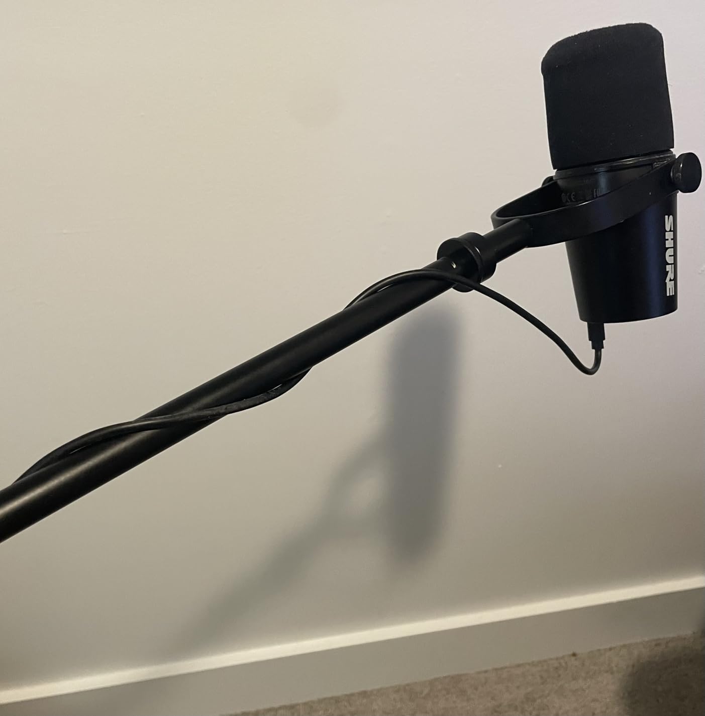 Amazon Basics Sturdy Portable Microphone Boom Arm Stand, Height Adjustable with Cable Management, Foldable Tripod Base, Up to 85.75