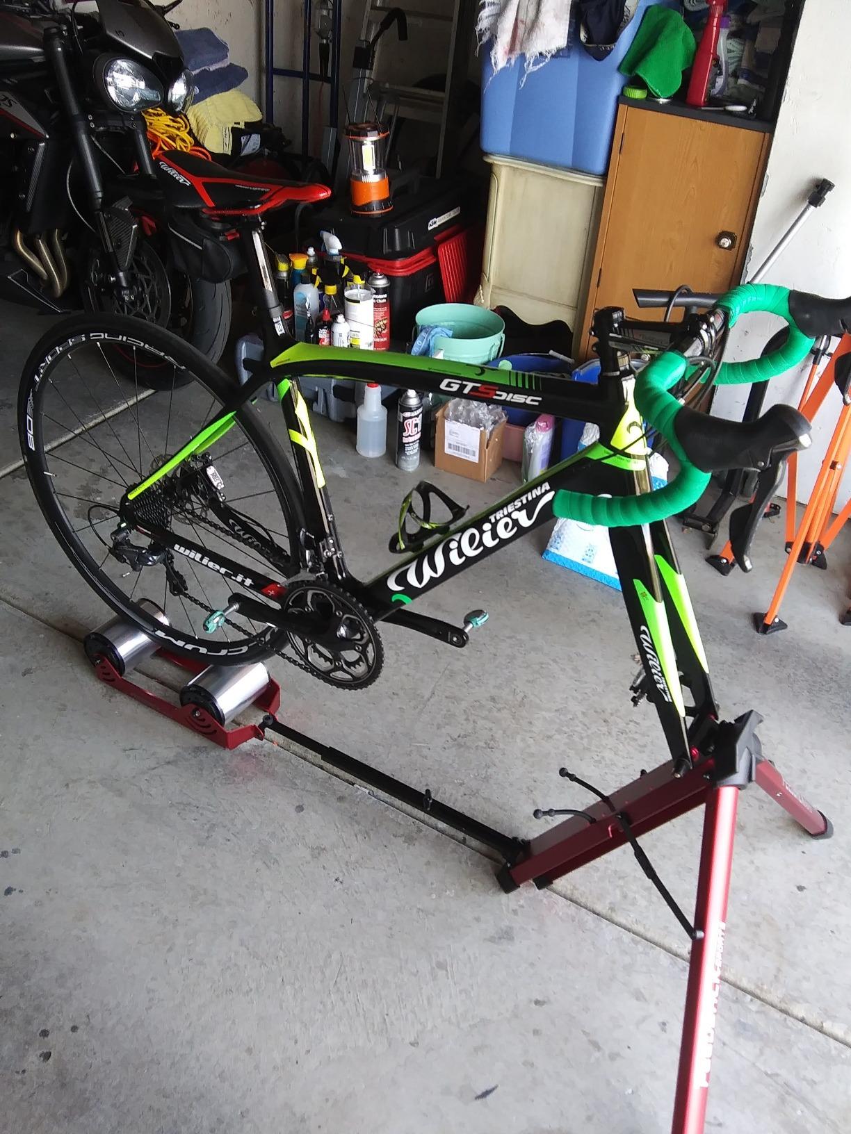 FEEDBACK SPORTS | Omnium Lightweight and Portable Bike Trainer | for 16” to 29” Wheels | Travel Bag Included customer photo 1