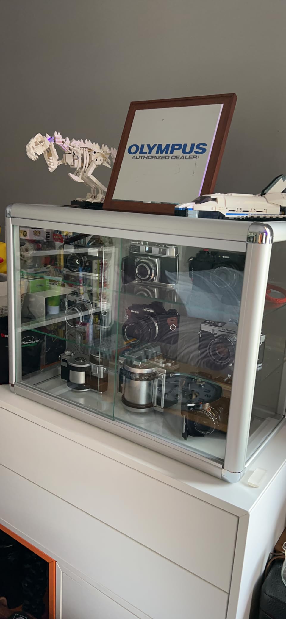 Aluminum Frame Tempered Glass Counter Top Display Showcase with Sliding Glass Door and Lock customer photo 1