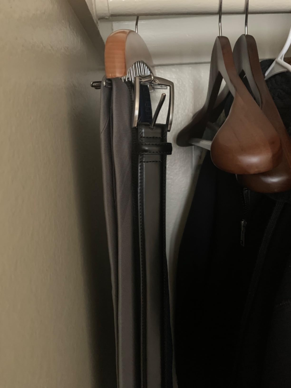 Ohuhu 24-Hook Wooden Tie Rack, 360° Rotating Rustproof Closet Hanger | Folding space-saving design, Anti-slip clips, Holds 24 ties, Natural hardwood, Rustproof steel, Multiple colors available customer photo 1