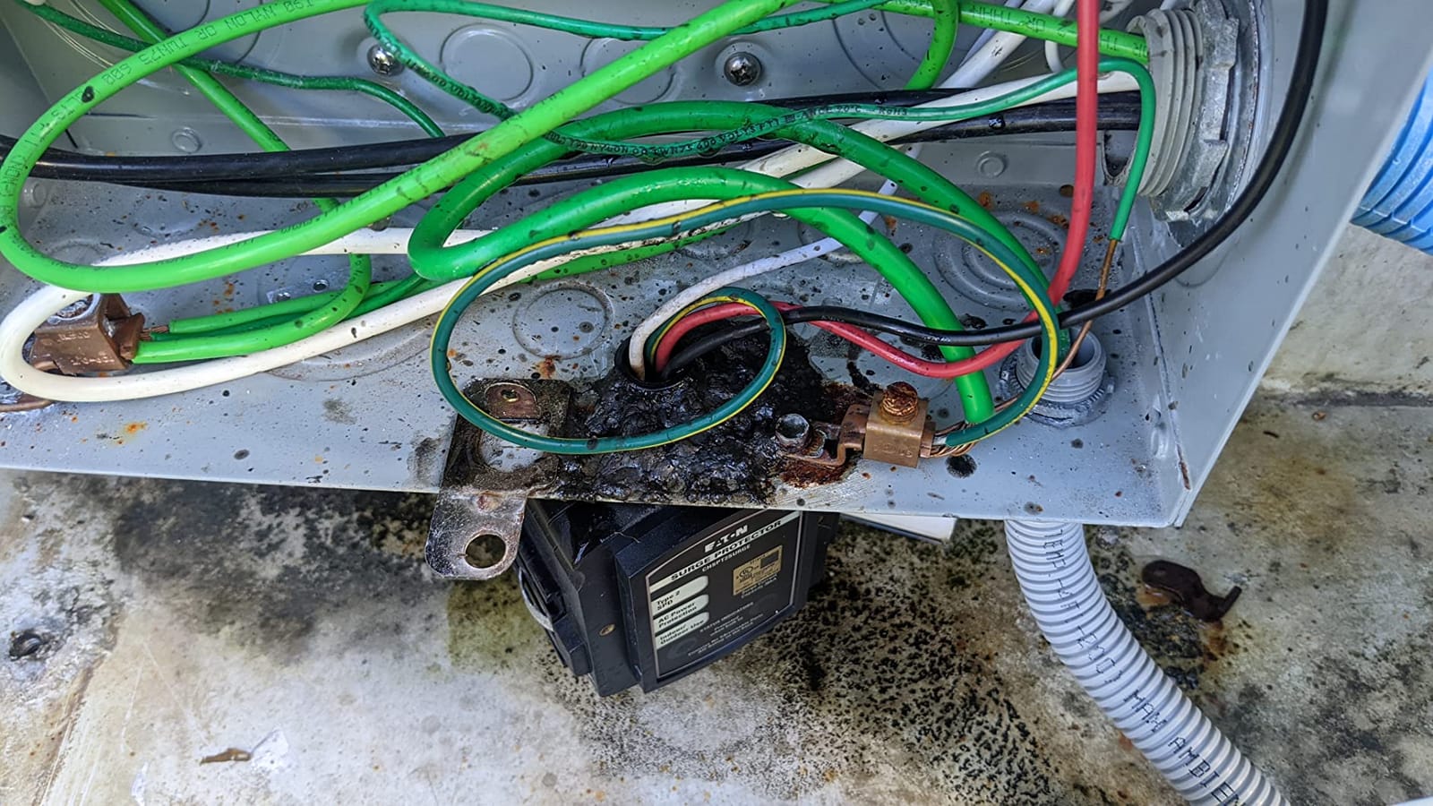 Eaton CHSPT2SURGE SPD Type 2 Chsp Whole Home Surge Protector, Nema 4, Single Phase, 120/240 Volts, Ul 1449 3Rd Edition customer photo 2