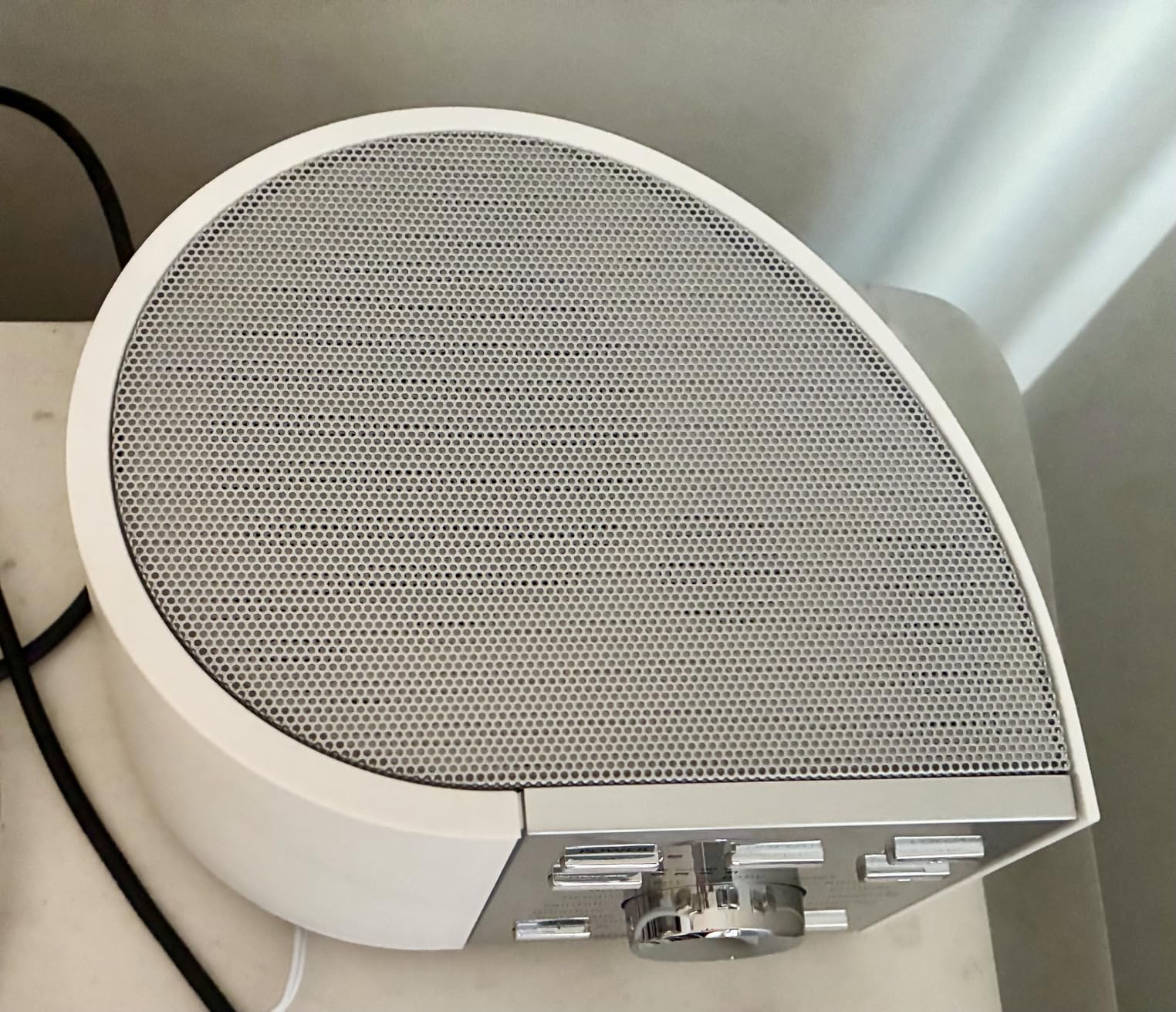 Sound + Sleep SE White Noise Machine, White | White Noise Machine for Focus Support with a Convenient Sleep Timer, Built-in Headphone Jack, and Precision Volume Settings customer photo 2