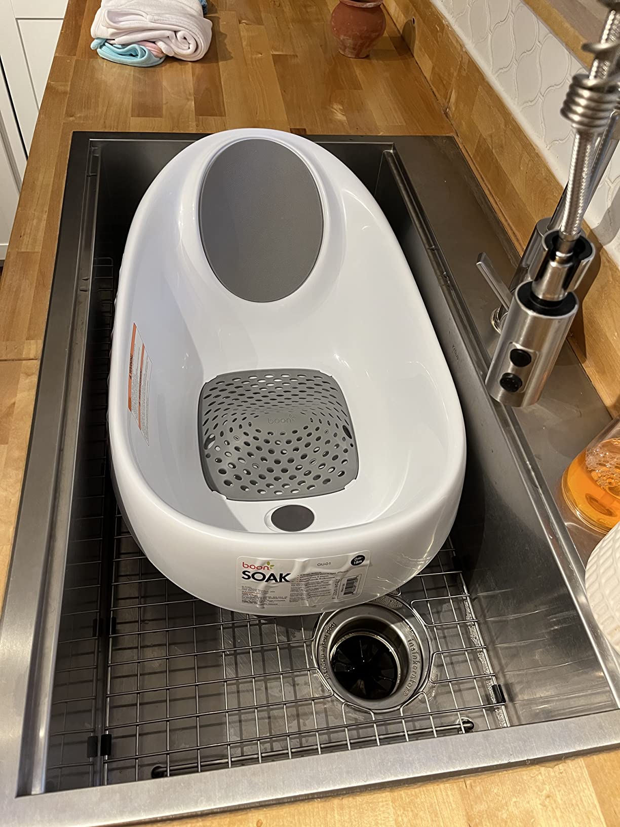 Boon Soak 3 Stage Baby Bathtub - Baby Bath Tub with Three Support Positions for Newborn to Toddlers - Color Changing Drain Plug for Ideal Bath Temperature - Gray - Ages 0 to 18 Months and Up customer photo 1