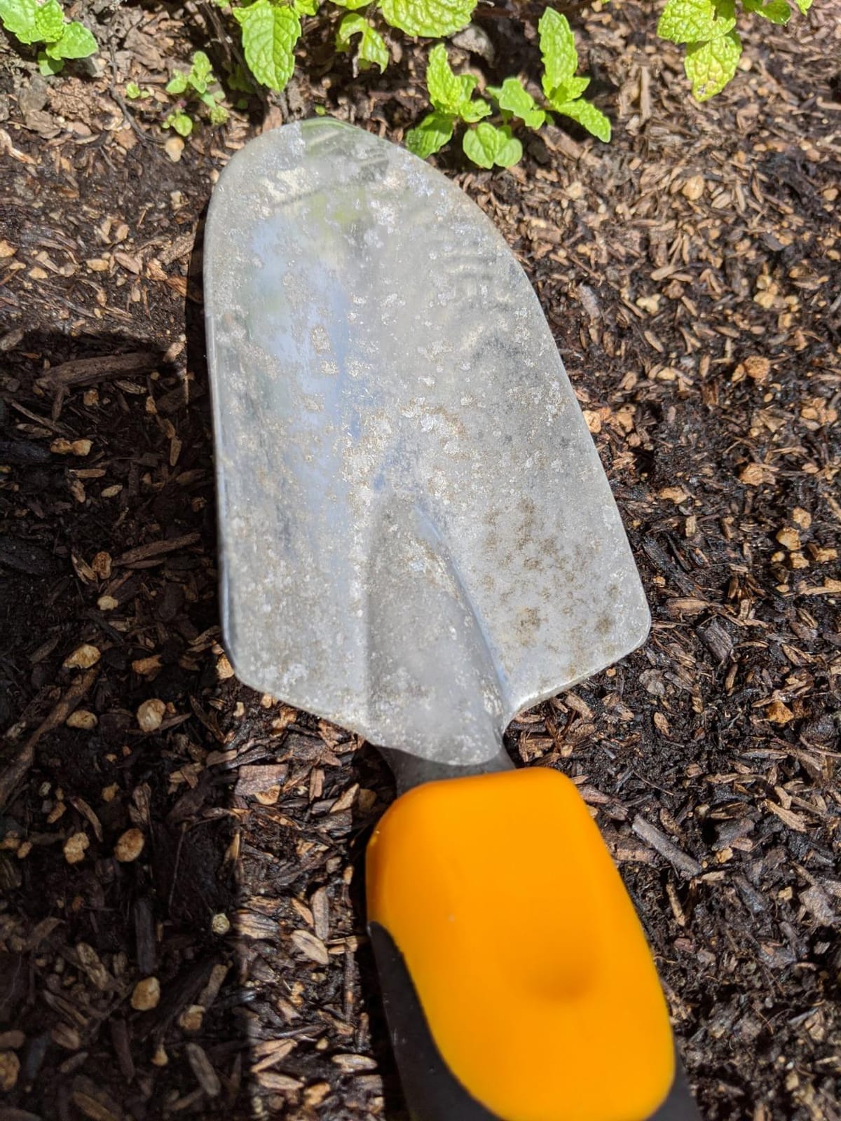 Fiskars 3-Piece Garden Hand Tools Set w/ Trowel, Transplanter & Cultivator customer photo 2
