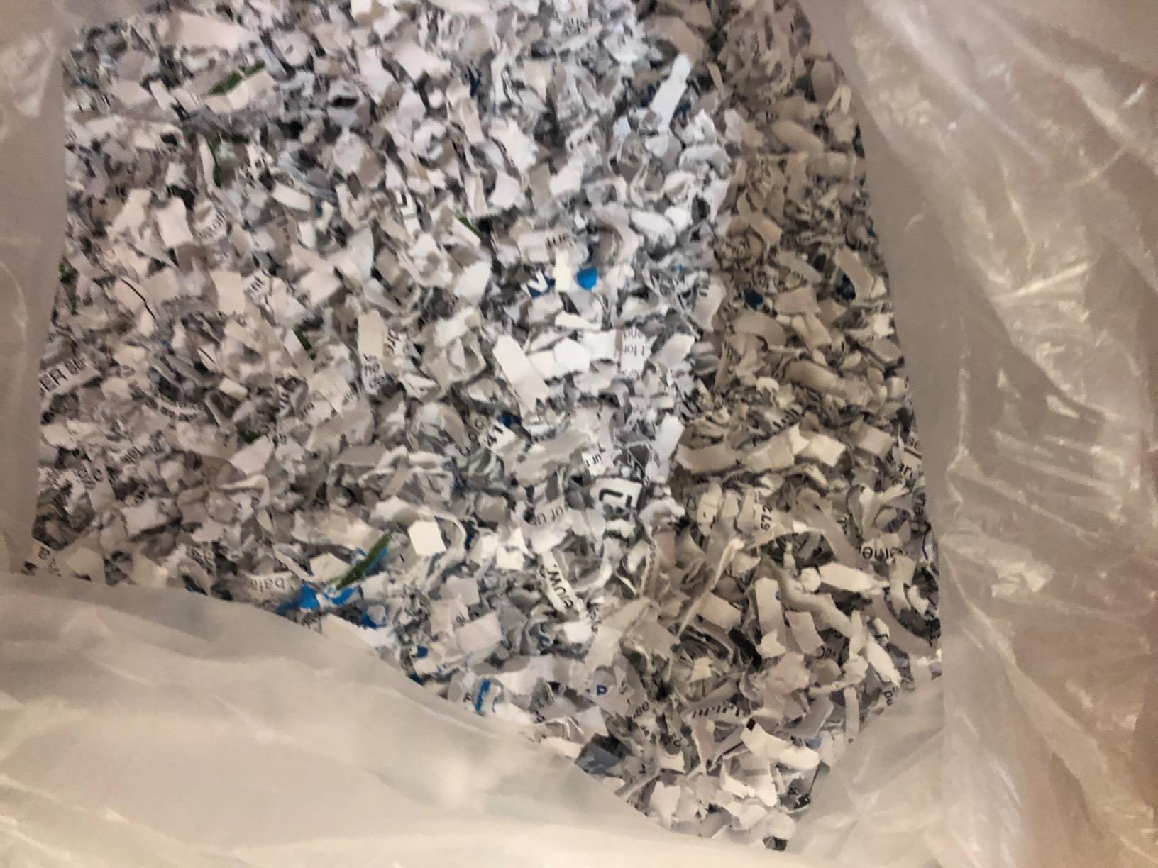 Aurora AU870MA High-Security 8-Sheet Micro-Cut Paper Credit Card Shredder Black customer photo 1