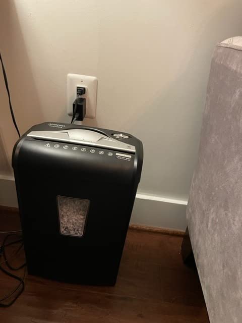 Aurora AU870MA High-Security 8-Sheet Micro-Cut Paper Credit Card Shredder Black customer photo 2