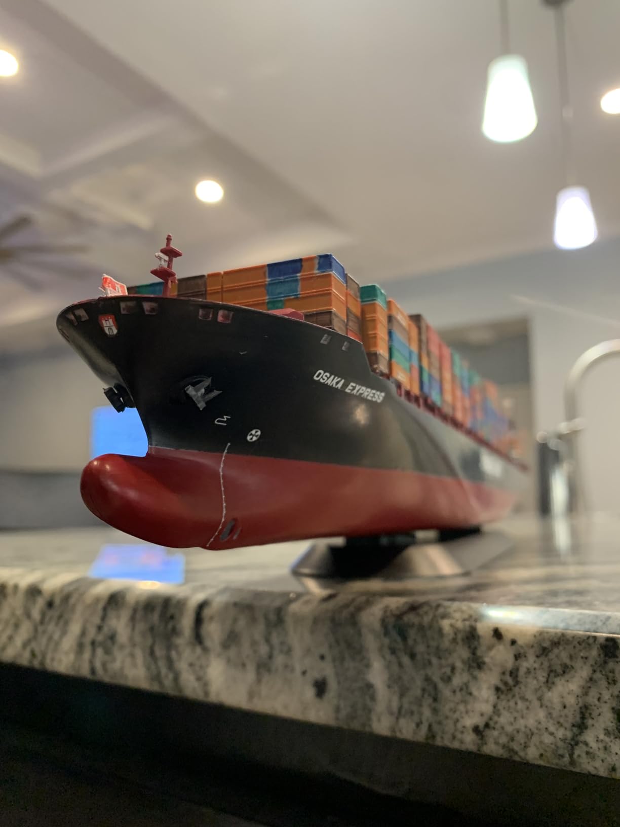 Revell Germany Container Ship Colombo Express Model Kit Model Building Kit customer photo 1