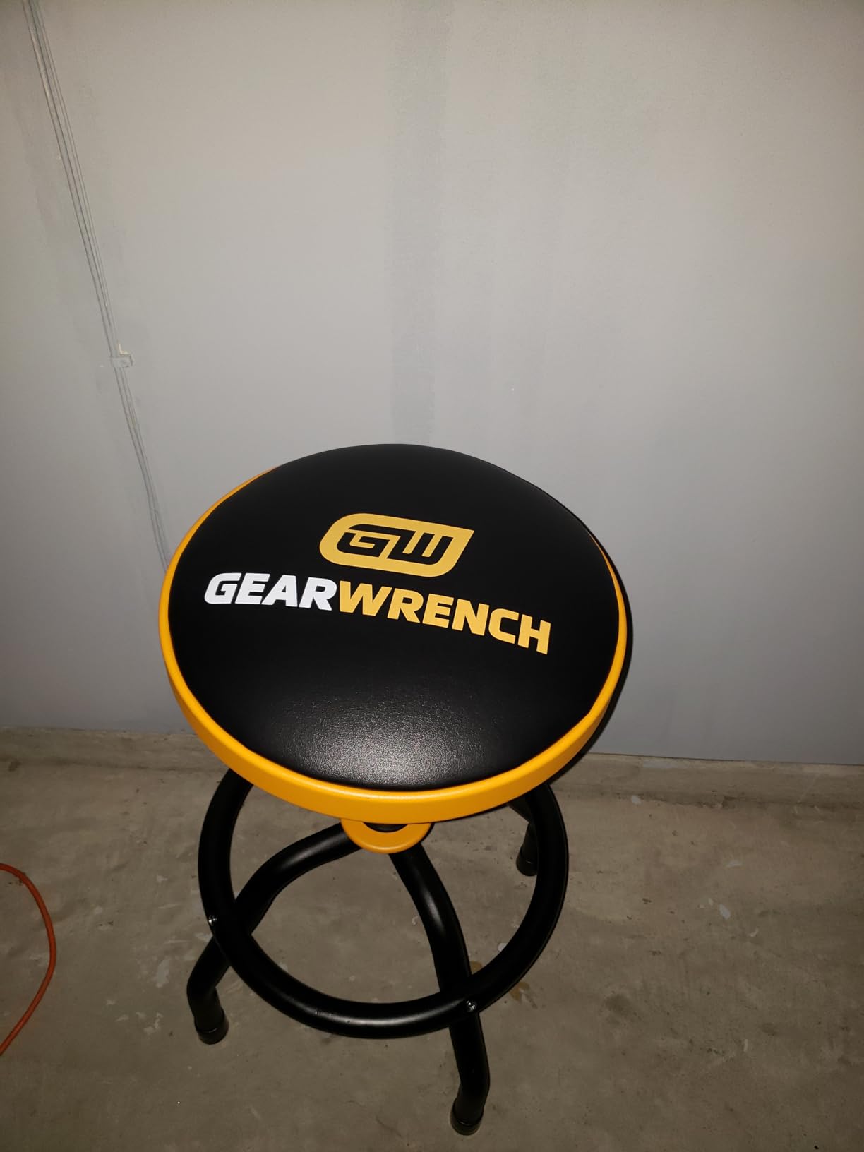 GEARWRENCH Adjustable Height Swivel Shop Stool, 26
