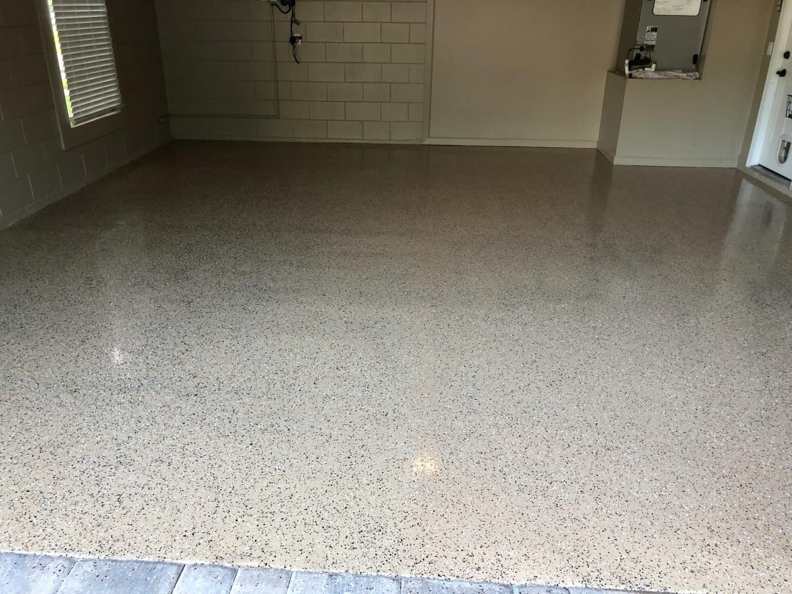 Rust-Oleum RockSolid Polycuramine High Gloss Gray Garage Floor Coating | 20X Stronger Than Epoxy, Resists Hot Tire Pickup, Self-Leveling Formula, Stain Resistant, Covers 500 Sq Ft, 2.5 Car Kit customer photo 2