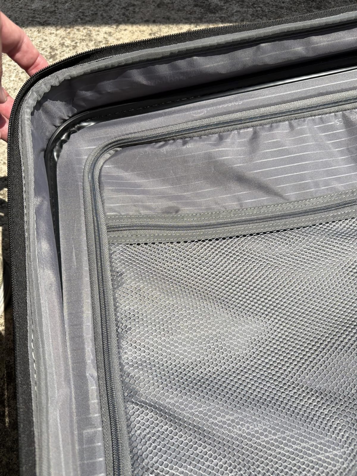 Amazon Basics 3-Piece Hardside Expandable Luggage Set (21