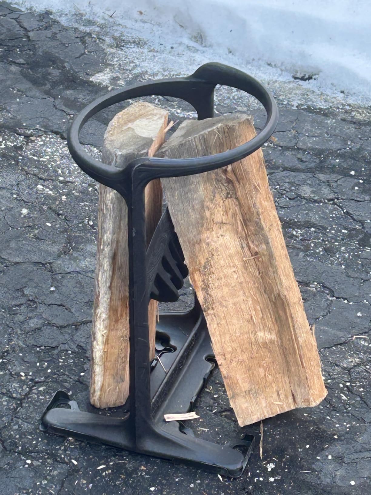 Kindling Cracker King XL Cast Iron Kindling Splitter, 9in. Opening | Fixed splitting blade, Protective safety ring, 17in. height, No axe swing required, Made in Australia customer photo 1