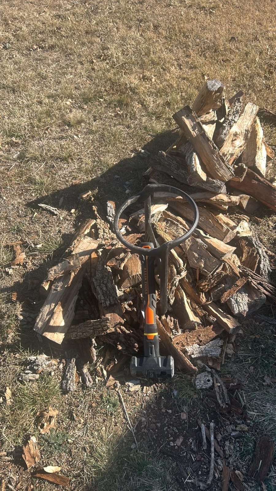 Kindling Cracker King XL Cast Iron Kindling Splitter, 9in. Opening | Fixed splitting blade, Protective safety ring, 17in. height, No axe swing required, Made in Australia customer photo 2