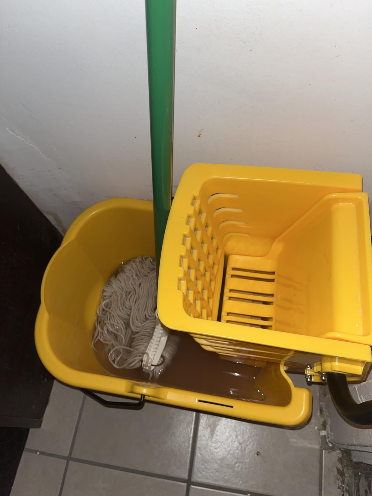 Amazon Basics Commercial Side Press Wringer Floor Cleaning Mop Bucket on Wheels, 35-Quart, Yellow customer photo 2