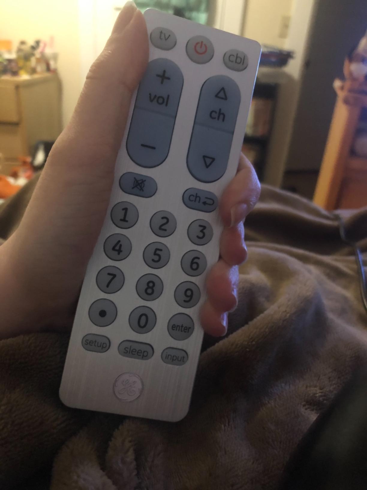 GE Big Button Universal Remote Control for Samsung, Vizio, LG, Sony, Roku, Smart TVs, 2-Device, Silver, 33701 customer photo 1