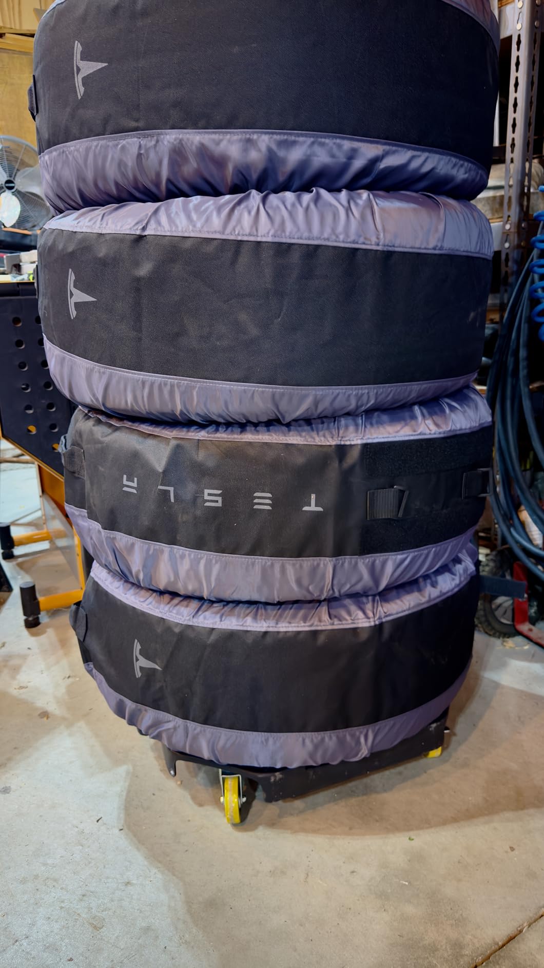 MaxxHaul Heavy Duty Tire Dolly 300 lb Capacity Rolling Wheel Dolly with 4 Swivel Casters Portable Tire Storage and Transport Mover for Garage Shop and Warehouse (80746) customer photo 2