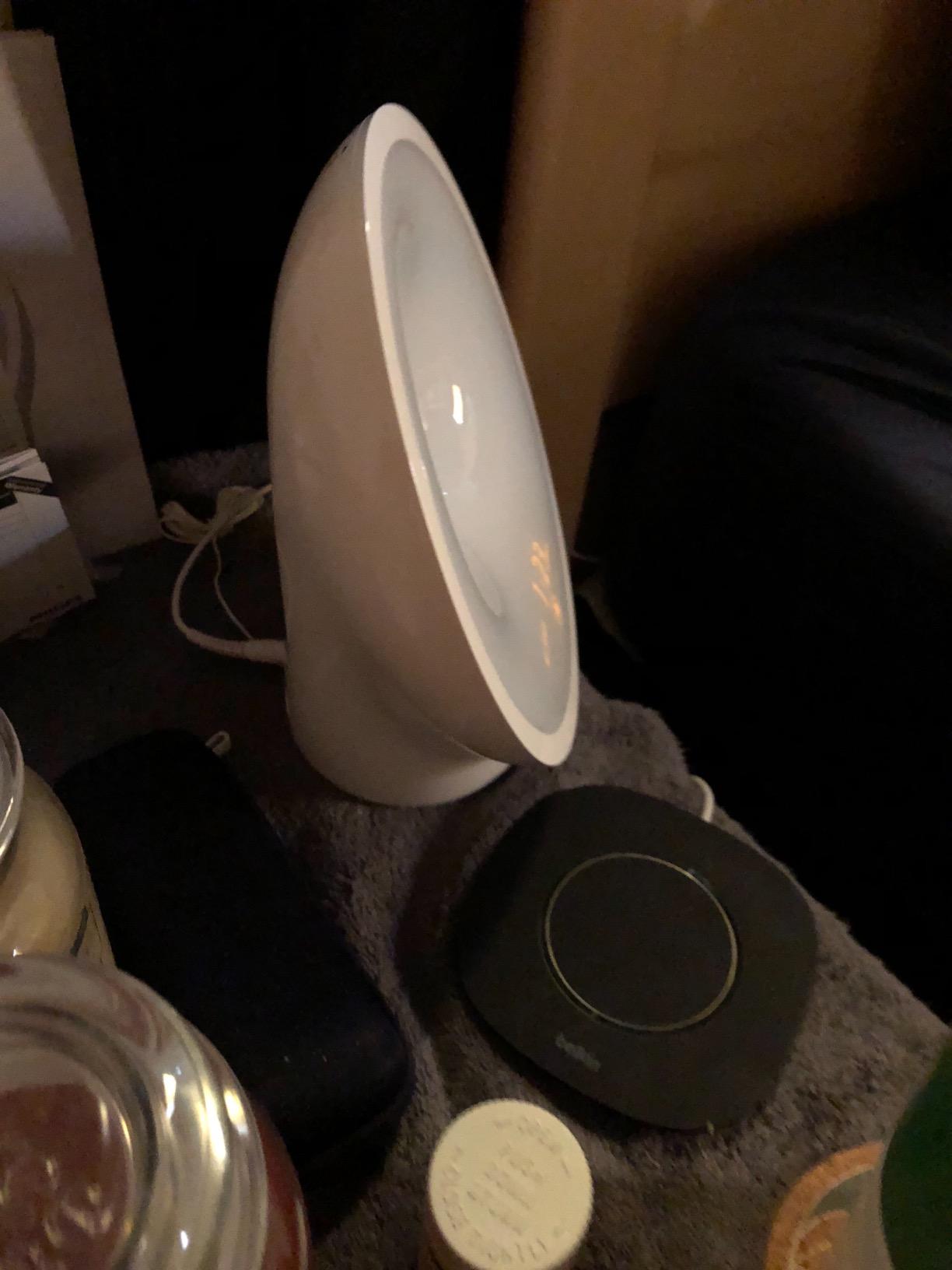 PHILIPS SmartSleep Sleep and Wake-Up Light, Simulated Sunrise and Sunset, Multiple Lights and Sounds, RelaxBreathe to Sleep, HF3650/60 customer photo 1