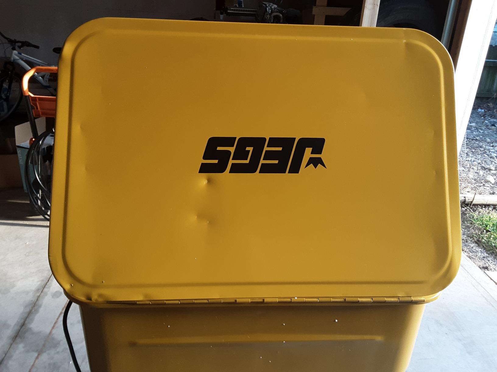 Parts Washer [20-Gallon Tank] | Solvent Capacity: 12-Gallon, 110V/60Hz, Overall Size: 30 in. L x 21 in. W x 34.500 H, 57 lbs, Pump Output: 317 gph customer photo 2