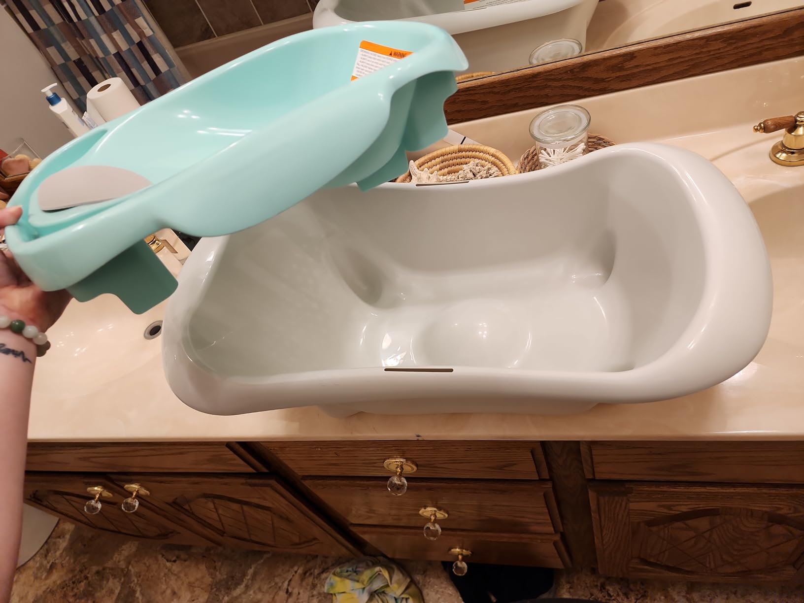 The First Years 4 in 1 Warming Comfort Tub - Convertible Baby Bathtub for Newborns, Infants, and Toddlers - Baby Bath Essentials - Ages 0 Months and Up customer photo 2
