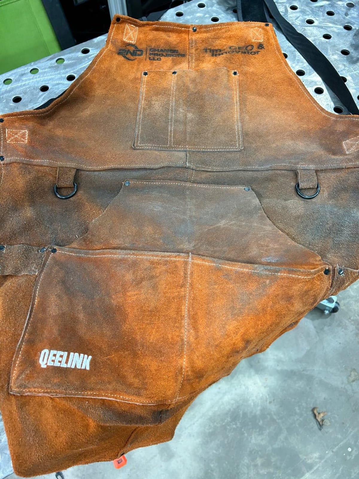 QeeLink Leather Welding Apron 6 Pockets Heat Flame Resistant for Blacksmith customer photo 1