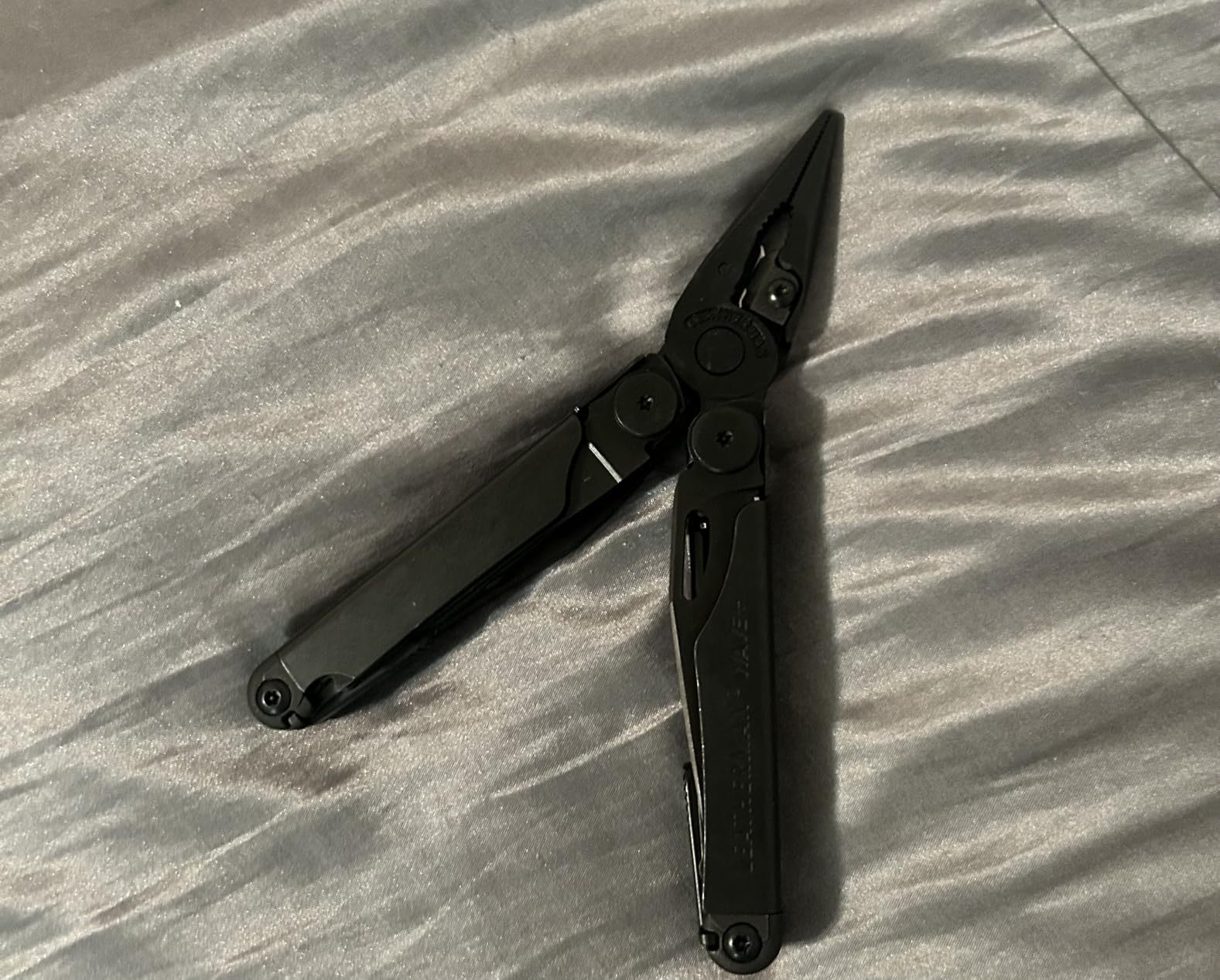 LEATHERMAN Wave Plus 18-in-1 Multi-Tool, DIY and Outdoors, Black | Outside-Accessible Blades, Replaceable Wire Cutters, Spring-Action Scissors, Locking Tools customer photo 2