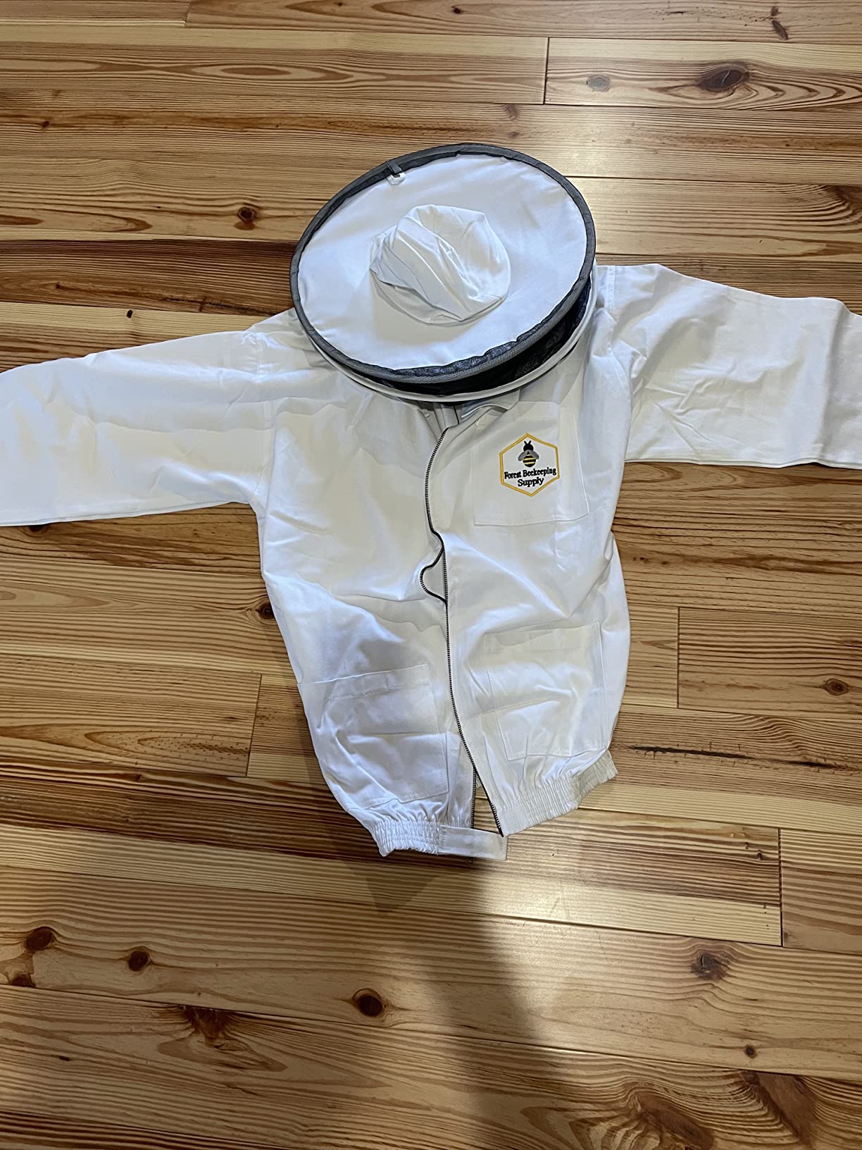 Professional Bee Suit for Men and Women, Beekeeping Suit with Bee Gloves, 100% Cotton Beekeeping Suits Outfit for Hobbyists, Backyard & Commercial Keepers - Medium customer photo 2