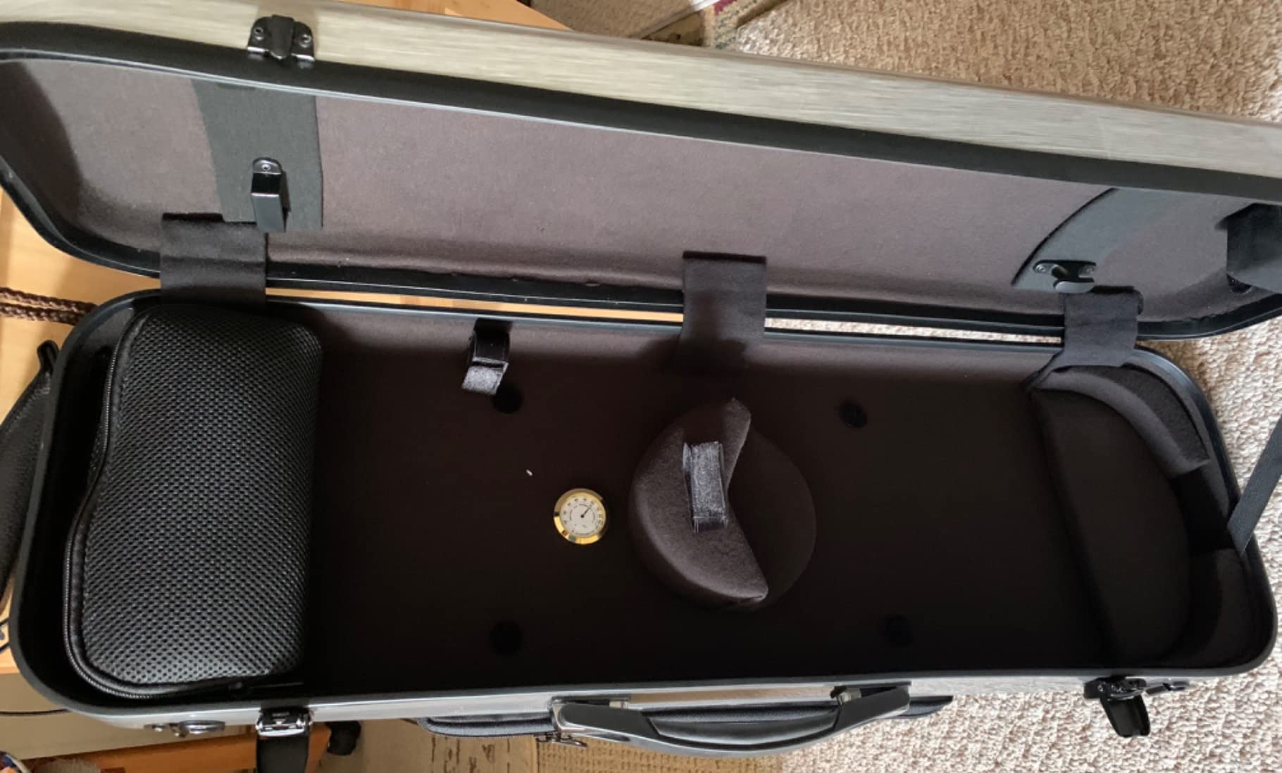 yinfente Violin Case 4/4 Full Size Carbon Fiber Oblong Violin Bag With Music Sheet Bag Adjustable Backstrap Hygrometer Lightweight Portable customer photo 1