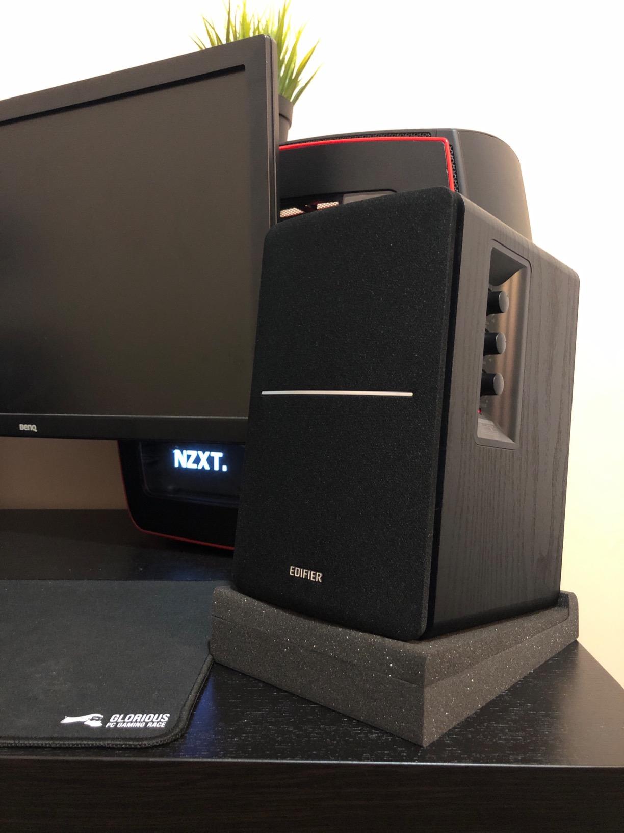 Sound Addicted - Studio Monitor Isolation Pads for 3-4.5 inches Small Speakers, Pair of 2 High Density Dampening Acoustic Stands Foam which Fits Most Bookshelf’s and Desktops | SMPad 4 customer photo 1