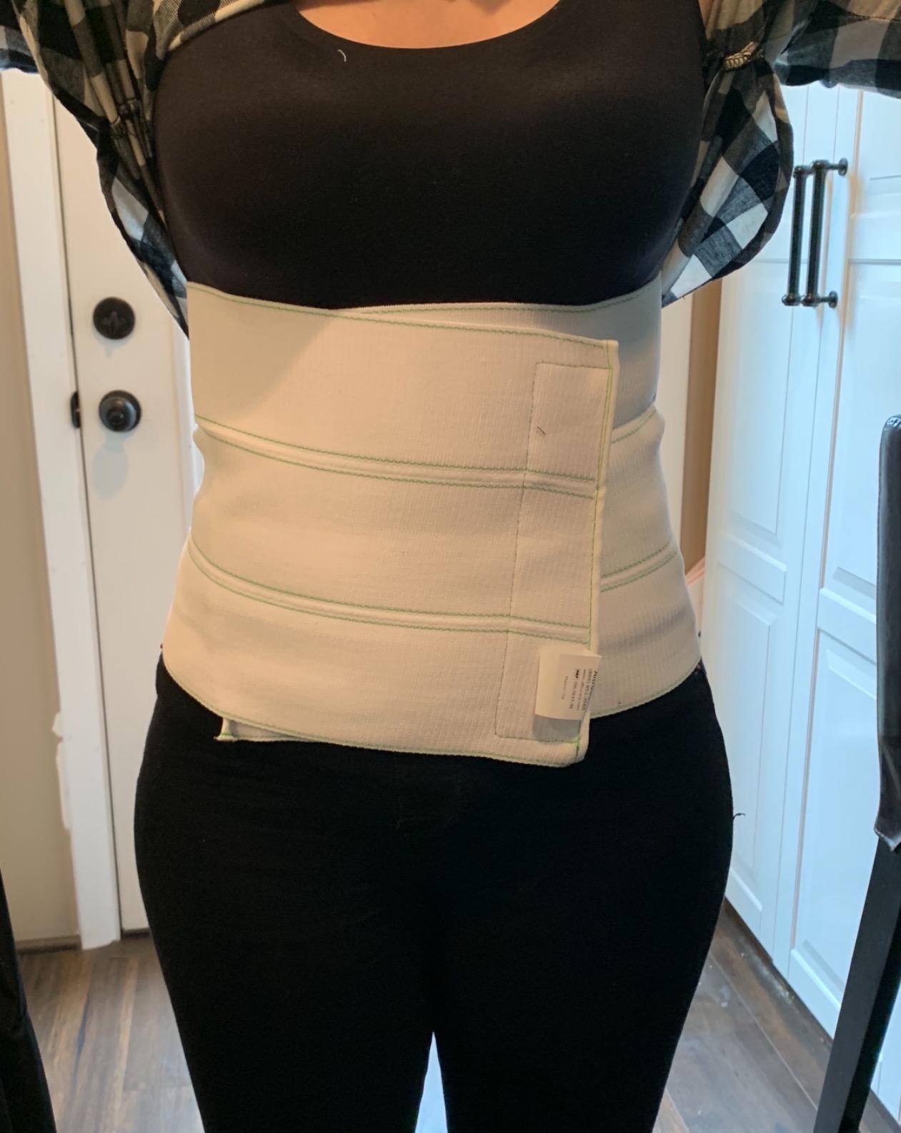 Postpartum & Post Surgery Abdominal Binder. 3-Panel belly band for recovery after childbirth, hysterectomy, tummy tuck, hernia, diastasis recti. Size S/M (30