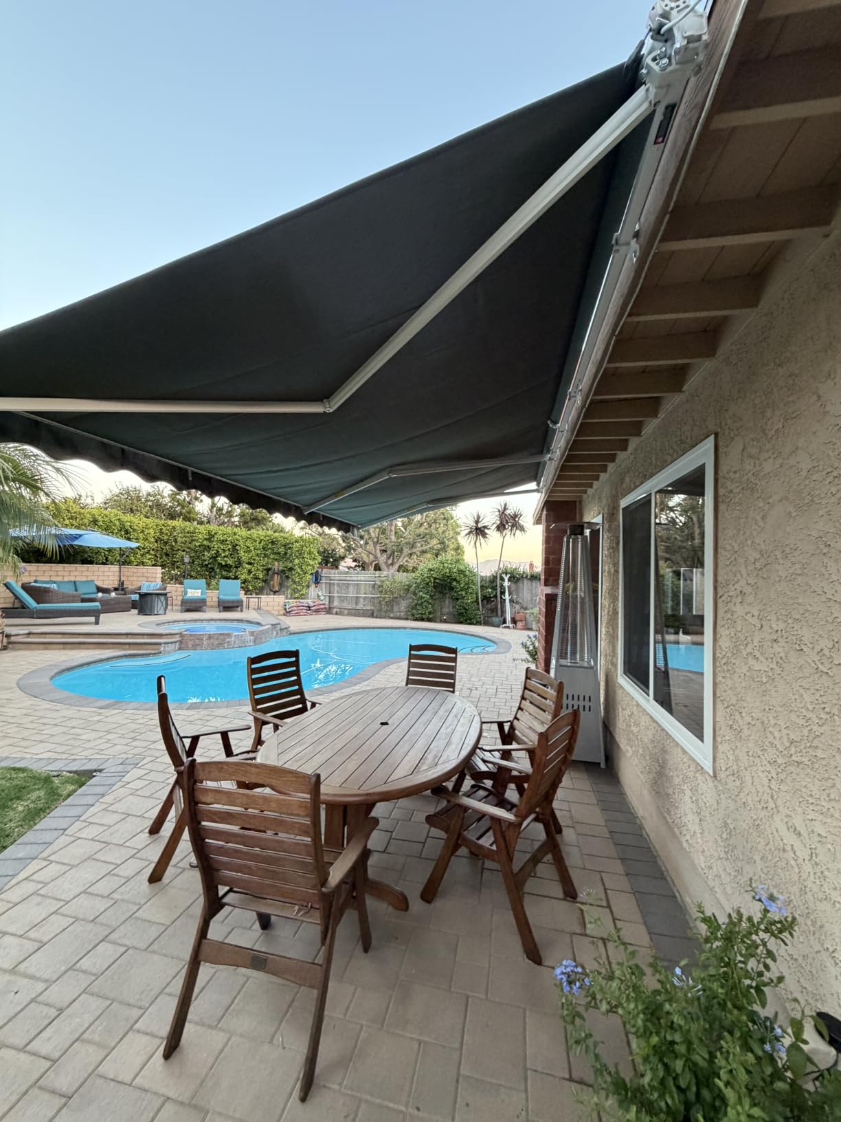 ALEKO 20x10 ft Electric Retractable Patio Awning, Remote Control Motorized & Manual Crank, Outdoor Shade Canopy with UV-Resistant Fabric - White Frame, Gray | Retractable sunshade for decks and balconies, remote-controlled extension, water-resistant fabric, rust-free aluminum frame customer photo 1