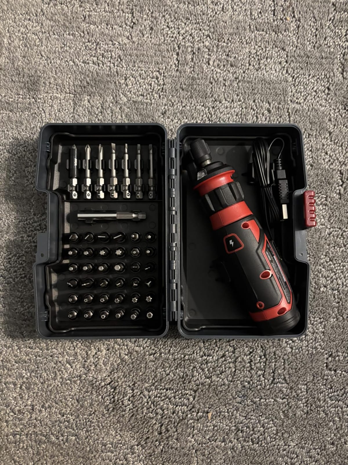 SKIL Rechargeable 4V Cordless Screwdriver with Circuit Sensor Technology Includes 45pcs Bit Set, USB Charging Cable, Carrying Case - SD561204 customer photo 2